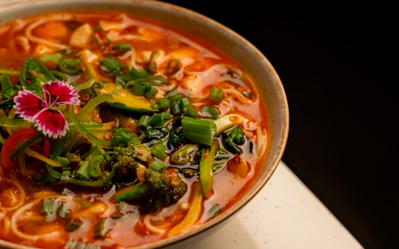 Amritsar best food place redefining seafood with fresh flavours, expert preparation, and a dining